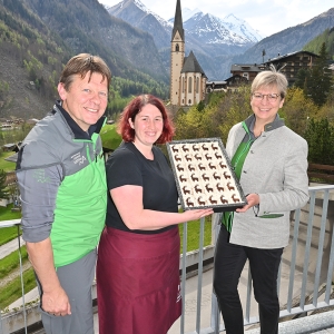 Präsentation der Steinbocktorte_Foto Peter Schober